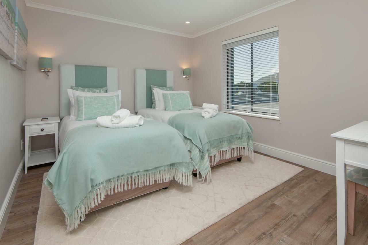 The Sun, Whales & Waves - Seafront Apartment Hermanus Zewnętrze zdjęcie