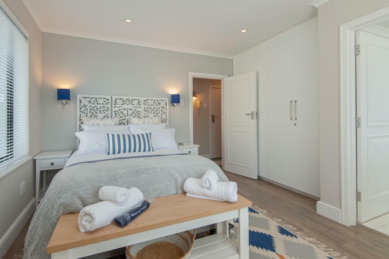 The Sun, Whales & Waves - Seafront Apartment Hermanus Zewnętrze zdjęcie