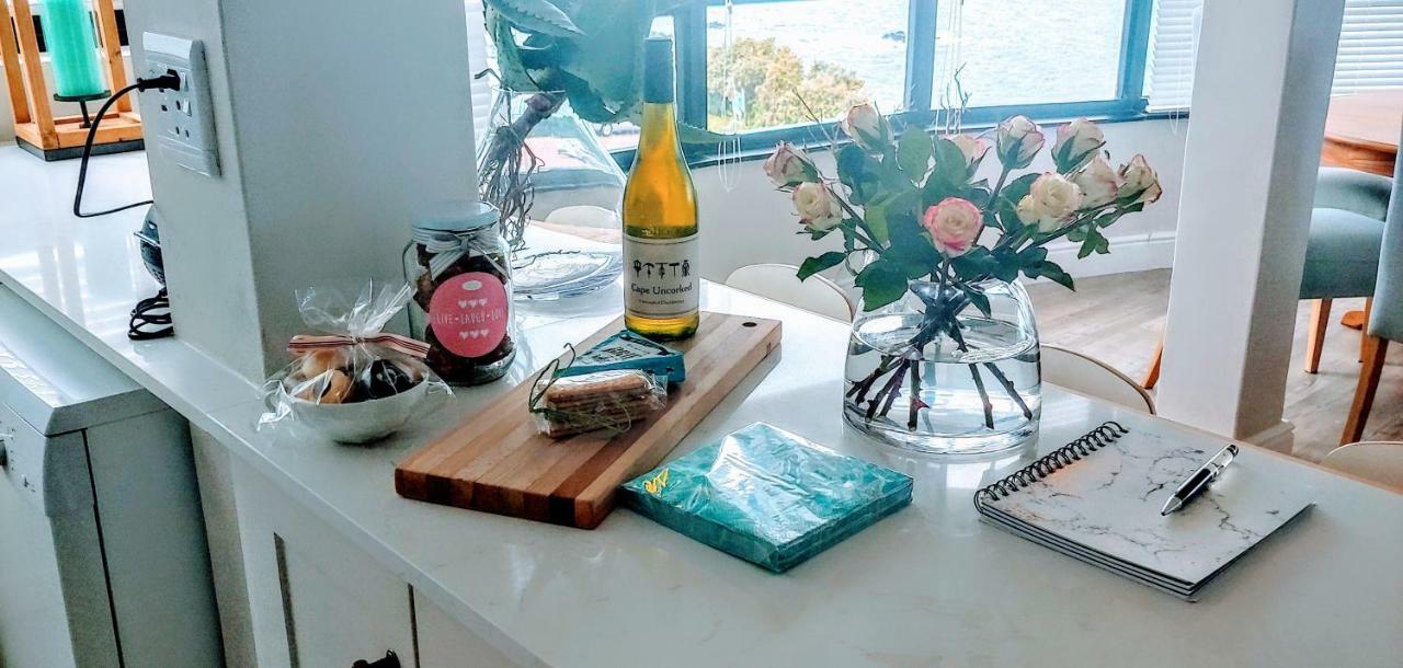 The Sun, Whales & Waves - Seafront Apartment Hermanus Zewnętrze zdjęcie